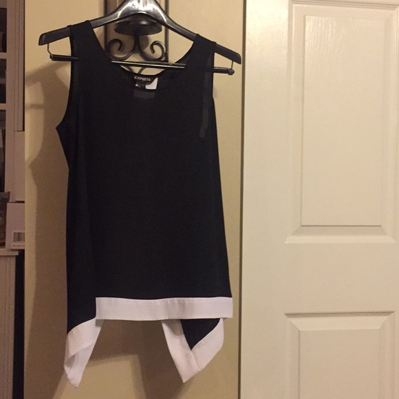 Express flowy black and white top with open back - Picture 4 of 6